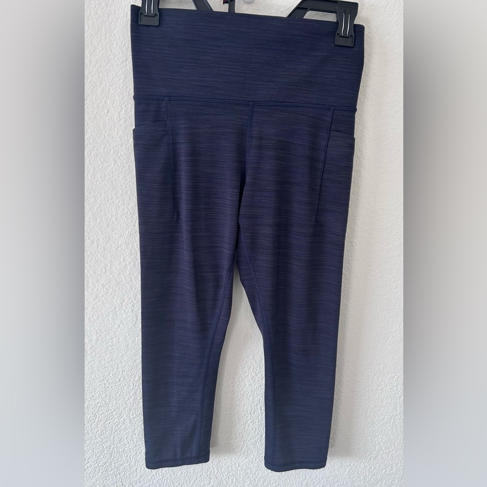 Athleta Blue‎ Salutation Stash Pocket II Capri Leggings SZ SM